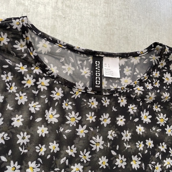 H&M Daisy Print Crop Top - Picture 7 of 13